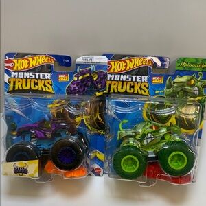 Hot Wheels Monster Trucks - Green and Purple Set